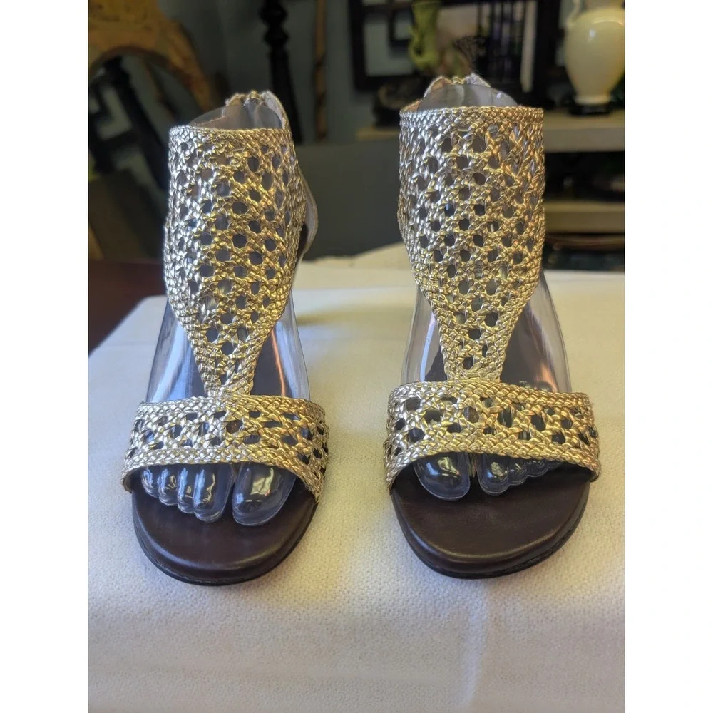 Donald J Pliner 9 'Verona' Metallic Gold Basket Weave Open Toe Mid Heel Shoe